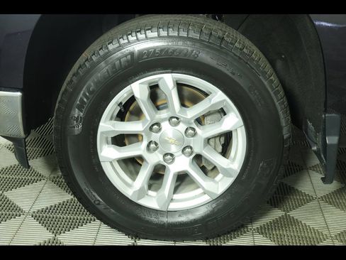 Used 2023 Chevrolet Silverado 1500 LT AWD/4WD image 8