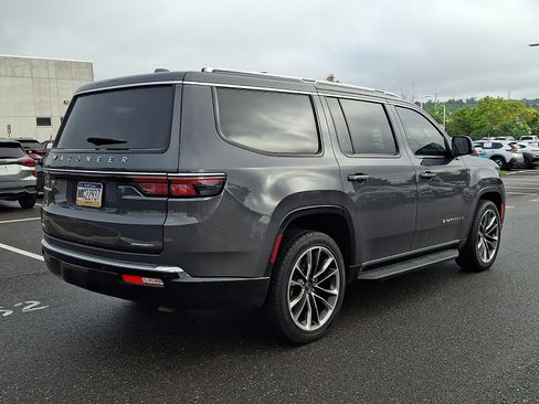 Used 2022 Jeep Wagoneer Series II w/ Premium Group I AWD/4WD image 6