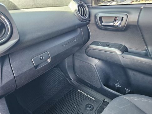 Used 2019 Toyota Tacoma TRD Off-Road RWD image 26