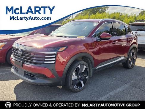 Used 2025 Nissan Kicks SR AWD/4WD image 1