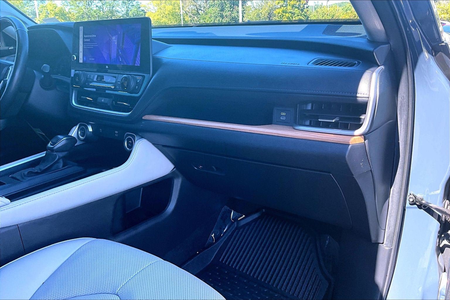 Used 2024 Toyota Grand Highlander AWD Hybrid image 15