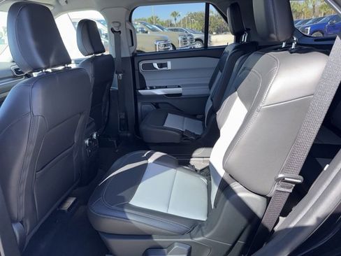 Used 2023 Ford Explorer XLT w/ Equipment Group 202A image 9