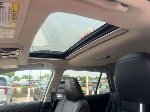 Used 2022 Subaru Outback Limited w/ Popular Package #2 image 9