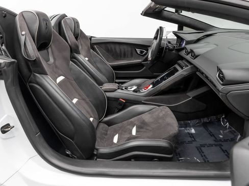 Used 2020 Lamborghini Huracan EVO AWD/4WD image 13