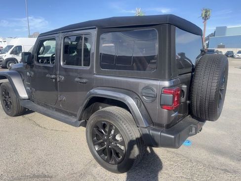 Used 2023 Jeep Wrangler Unlimited Sahara w/ Cold Weather Group AWD/4WD image 7