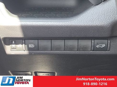Used 2025 Toyota RAV4 XLE FWD image 24