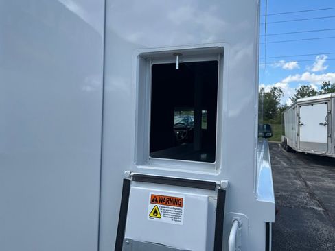 New 2025 Chevrolet Express 3500 w/ Power Convenience Package image 20