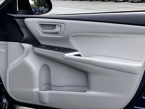 Used 2017 Toyota Camry XLE w/ Convenience Package image 22