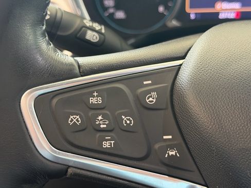 Used 2022 Chevrolet Equinox Premier AWD/4WD image 24