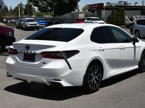 Used 2024 Toyota Camry SE FWD image 8