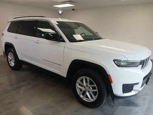 Used 2024 Jeep Grand Cherokee L Laredo w/ Luxury Tech Group I AWD/4WD image 1