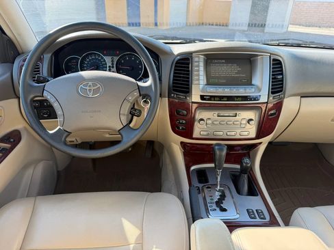 Used 2004 Toyota Land Cruiser w/ Convenience Pkg AWD/4WD image 21