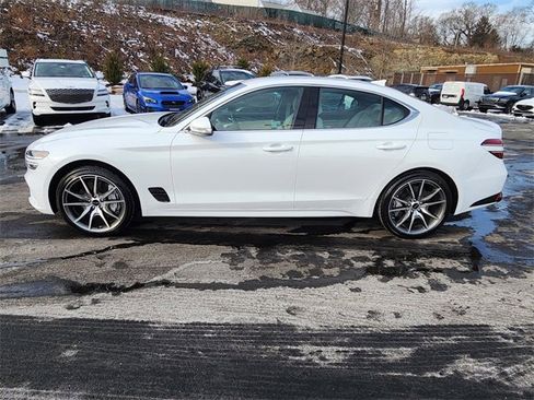 Used 2025 Genesis G70 2.5T image 30