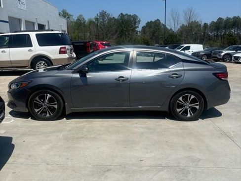Used 2020 Nissan Sentra SV image 3