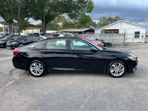 Used 2018 Honda Accord LX image 2