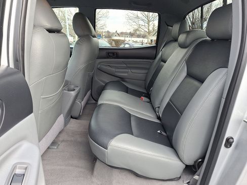 Used 2010 Toyota Tacoma PreRunner image 11