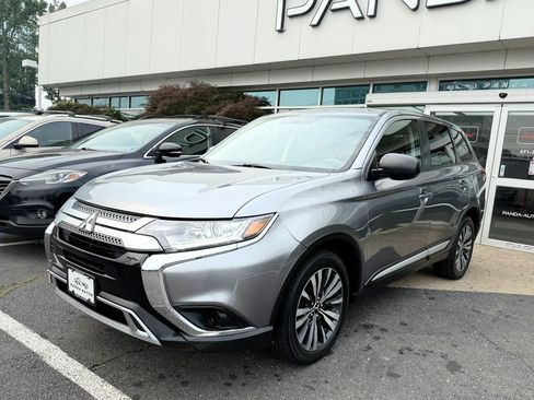 Used 2020 Mitsubishi Outlander ES FWD image 3