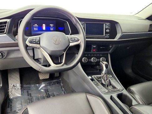 Used 2022 Volkswagen Jetta SE FWD image 12