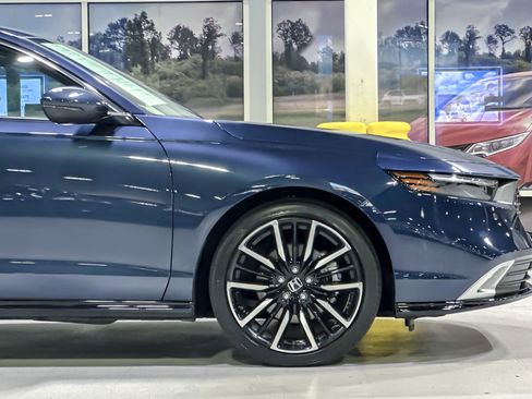 Used 2025 Honda Accord Touring image 35