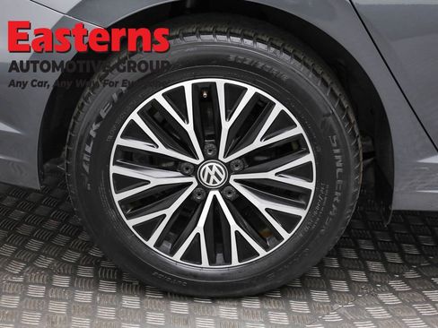 Used 2021 Volkswagen Jetta SE w/ SE Cold Weather Package image 30