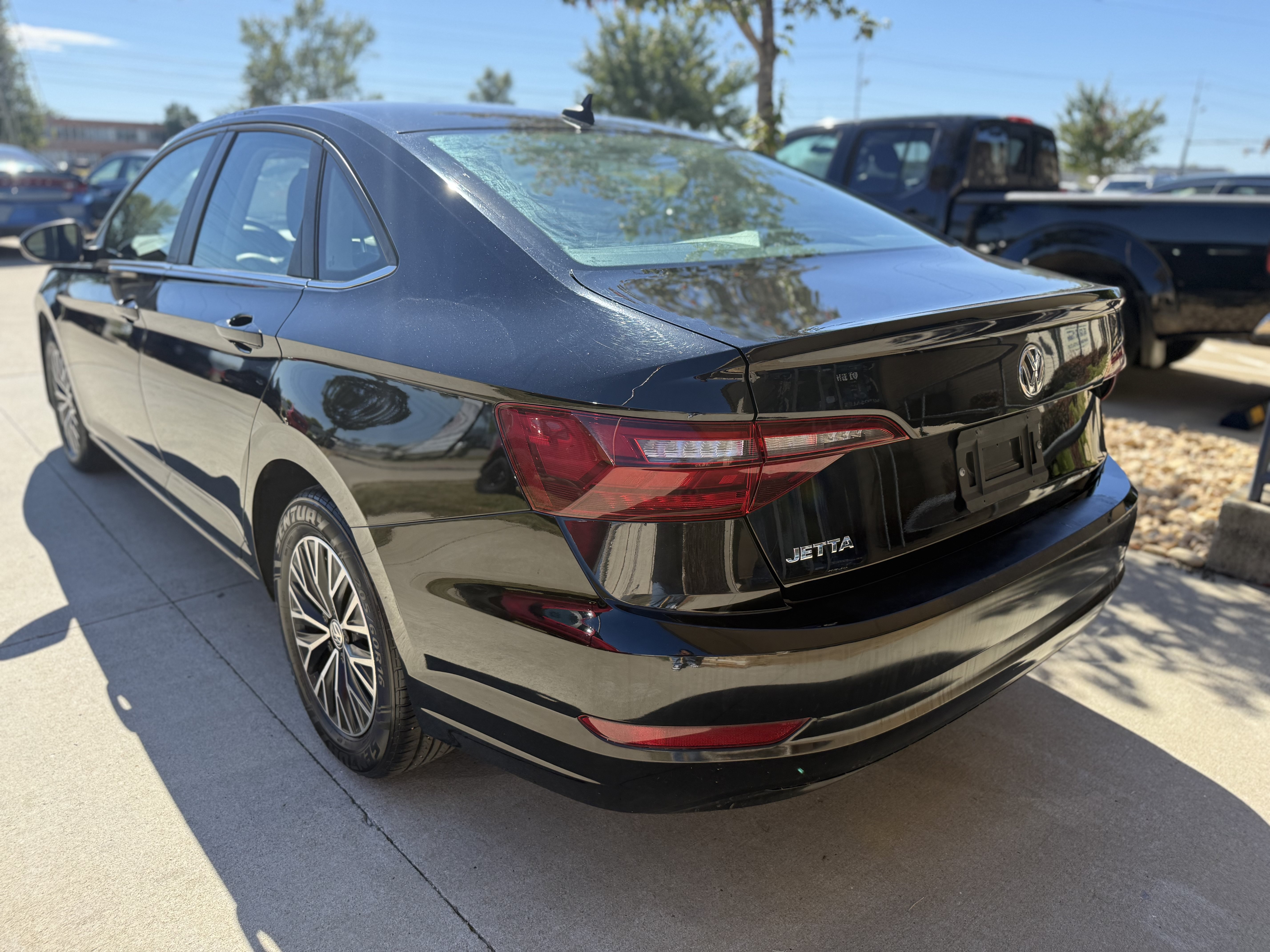 Used 2021 Volkswagen Jetta FWD image 4