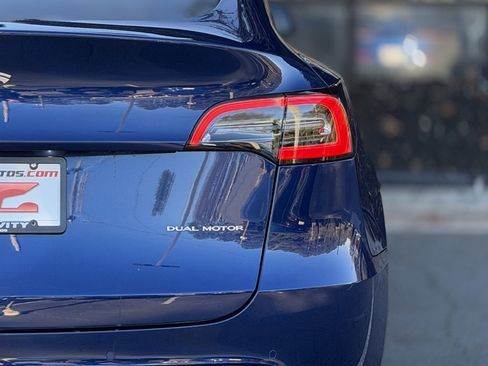 Used 2022 Tesla Model Y Long Range image 16