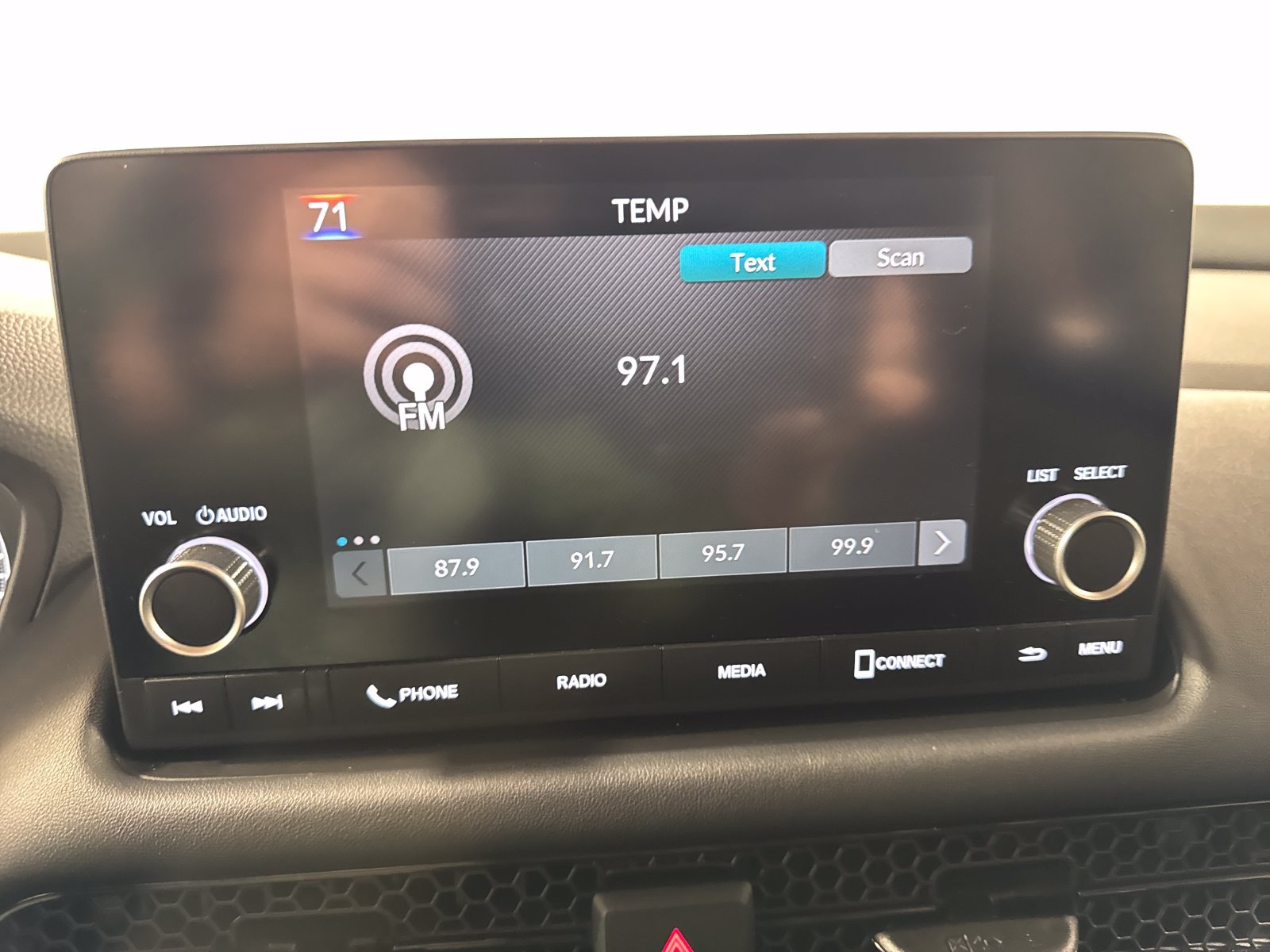Certified 2024 Honda HR-V LX image 17
