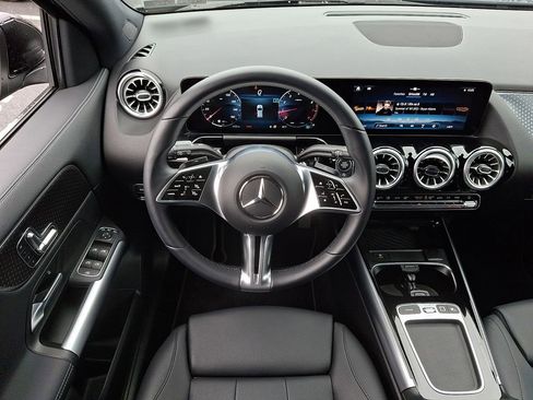 Used 2025 Mercedes-Benz GLA 250 image 13