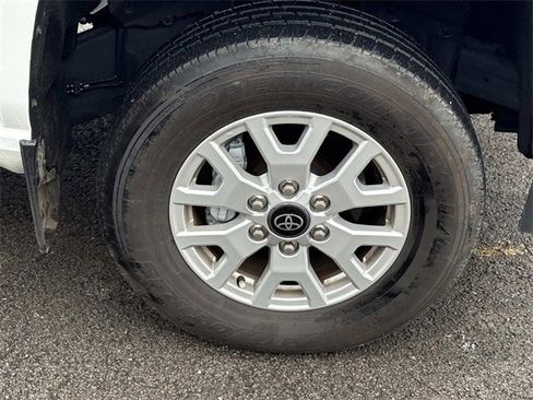 Used 2024 Toyota Tacoma SR image 9