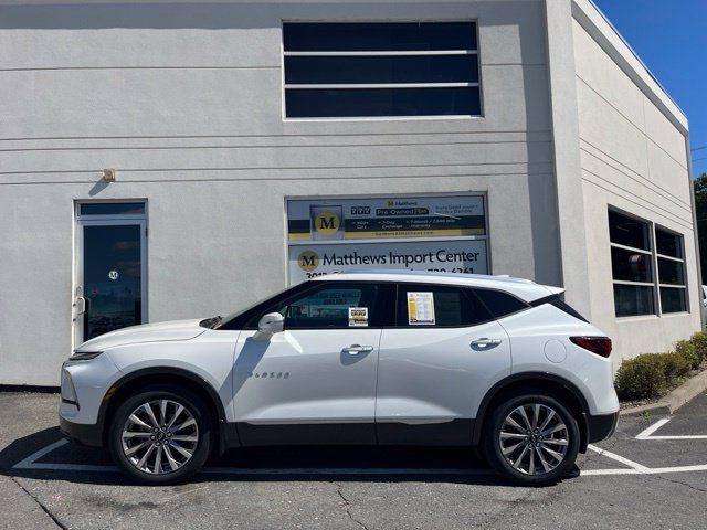 Used 2023 Chevrolet Blazer Premier w/ Driver Confidence II Package AWD/4WD image 2