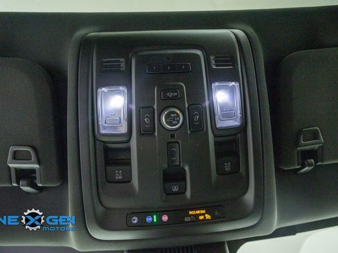 Used 2023 Chevrolet Tahoe High Country AWD/4WD image 22