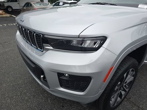 Used 2024 Jeep Grand Cherokee L Overland w/ Trailer Tow Package AWD/4WD image 34
