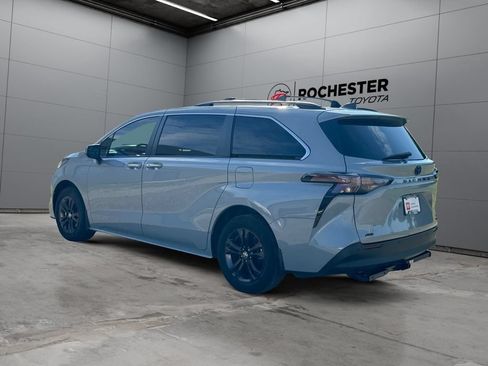 Certified 2024 Toyota Sienna XLE Woodland Edition AWD/4WD image 3