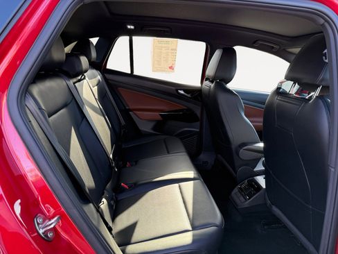 Certified 2022 Volkswagen ID.4 Pro S image 18