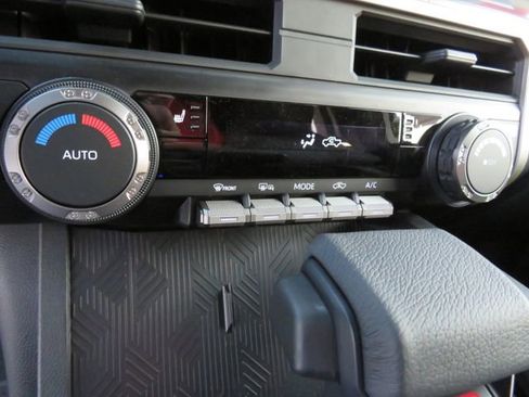 Certified 2025 Toyota Tacoma TRD Off-Road image 30