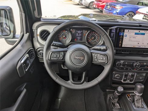 New 2025 Jeep Gladiator Sport image 16