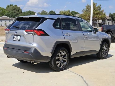 Used 2023 Toyota RAV4 XLE Premium AWD/4WD image 8