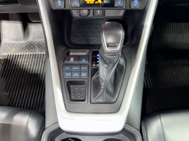 Used 2021 Toyota RAV4 XLE Premium AWD/4WD image 33