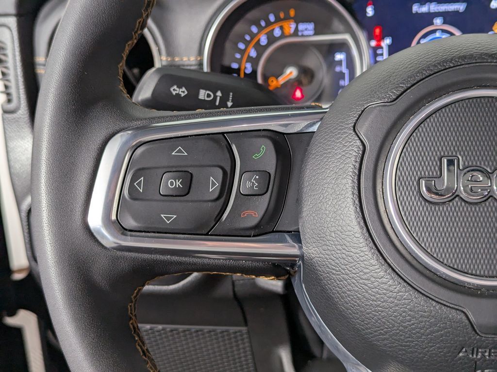 Used 2023 Jeep Gladiator Overland AWD/4WD image 32
