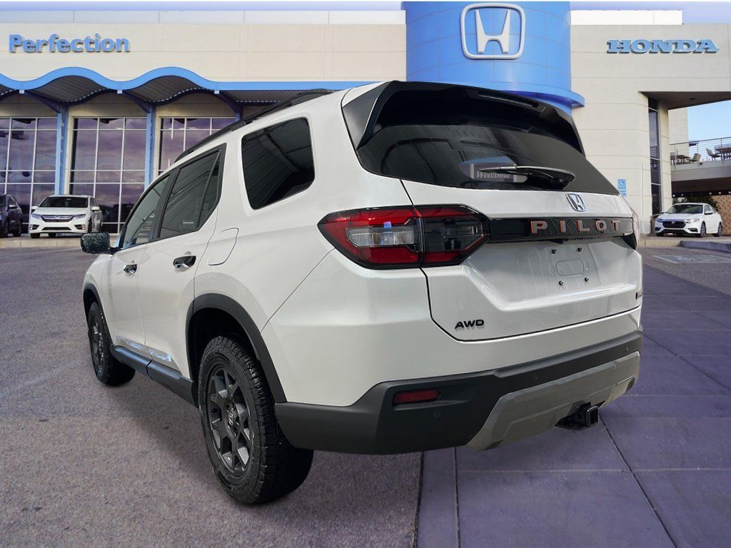 New 2026 Honda Pilot TrailSport image 3