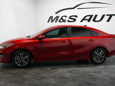 Used 2023 Kia Forte LXS FWD image 3
