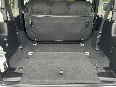 Used 2023 Jeep Wrangler Sport AWD/4WD image 16
