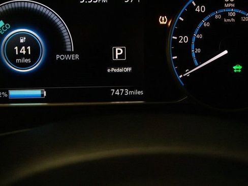 Used 2025 Nissan Leaf S image 29