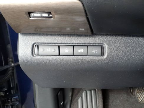 Used 2023 Nissan Pathfinder Platinum AWD/4WD image 21