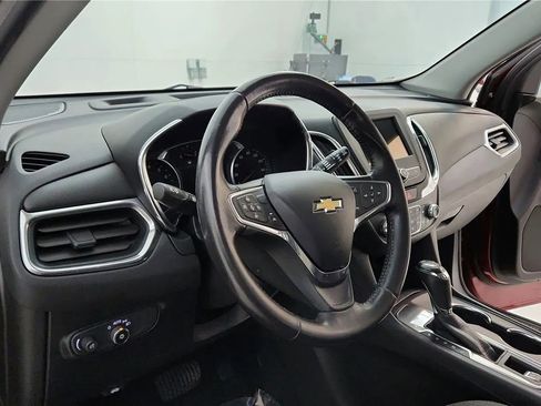 Used 2019 Chevrolet Equinox LT w/ Driver Convenience Package image 27