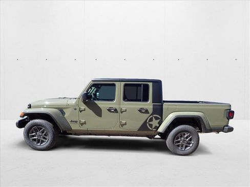 New 2025 Jeep Gladiator Sport image 2