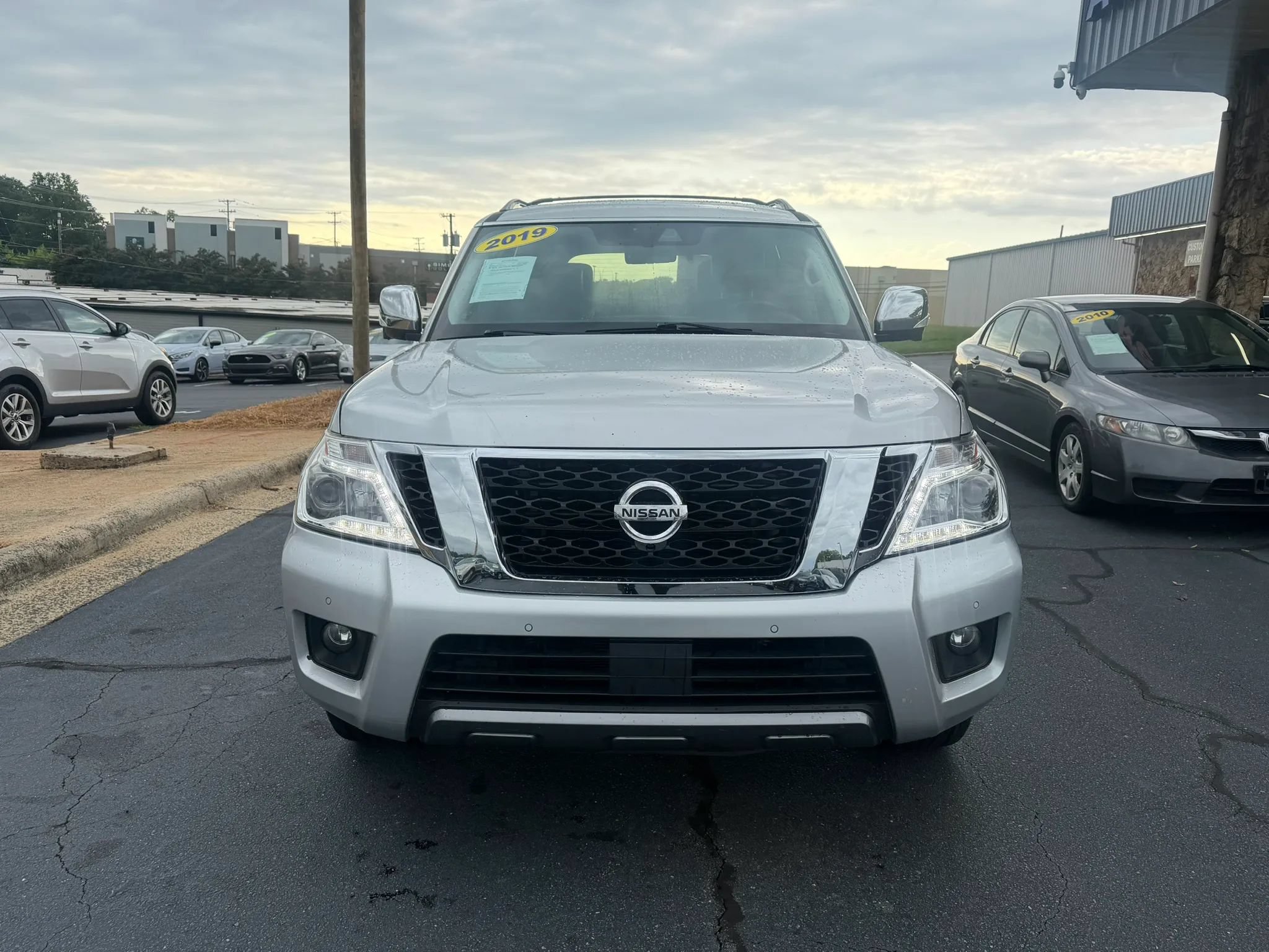Used 2019 Nissan Armada Platinum w/ Captain's Chairs Package RWD image 2