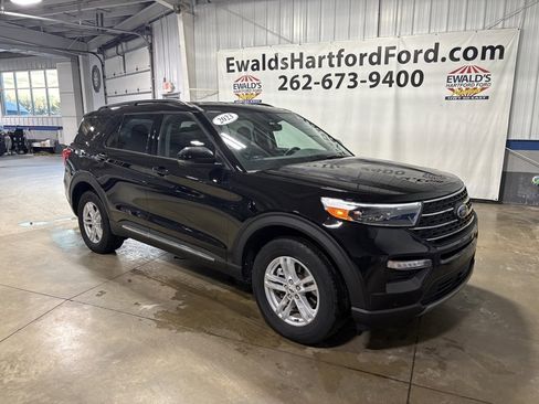 Used 2023 Ford Explorer XLT w/ Equipment Group 202A image 2