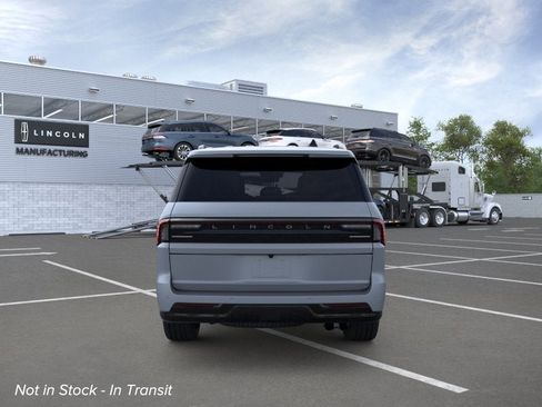 New 2026 Lincoln Navigator Reserve AWD/4WD image 5