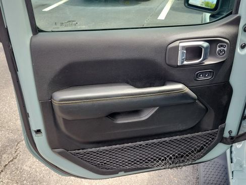 Used 2024 Jeep Wrangler Unlimited Sahara AWD/4WD image 17